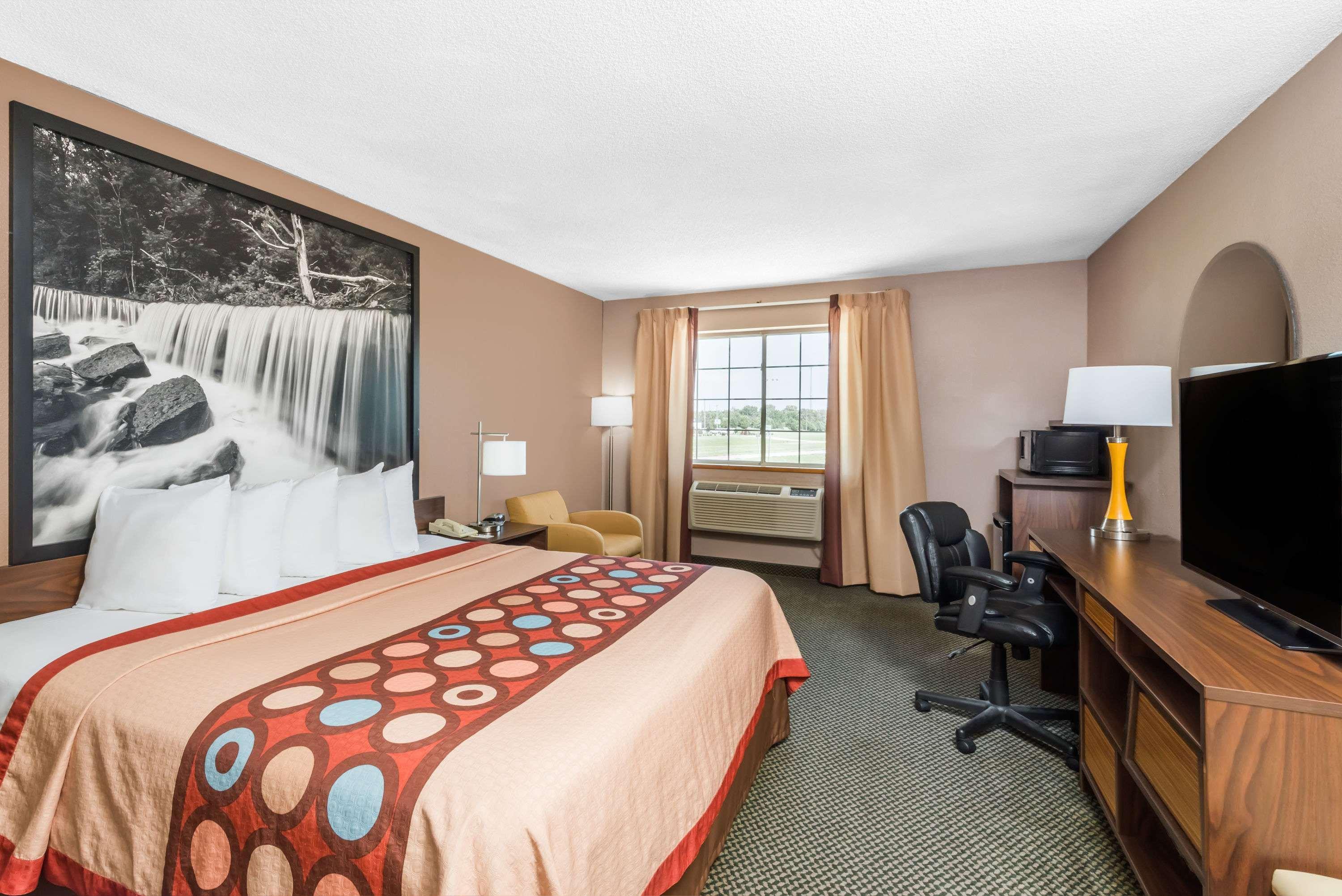 Super 8 By Wyndham Winfield-Quail Ridge Area Hotel Exterior photo
